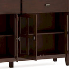Buffet de salle à manger en pin massif 4 portes avec panneaux en verre – Marron roussâtre / Marron châtaigne foncé / Noir – Meuble simple