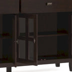 Buffet de salle à manger en pin massif 4 portes avec panneaux en verre – Marron roussâtre / Marron châtaigne foncé / Noir – Meuble simple