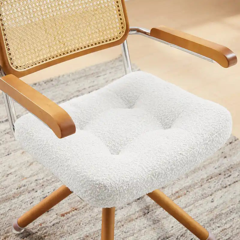 Fauteuil pivotant d'appoint marron/vert/blanc cassé/noir avec dossier en rotin et pieds en bois – 1 place