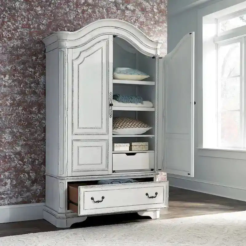 Armoire Blanche Antique avec Portes Enveloppantes et Étagères Réglables – Style Traditionnel Européen, Usage Familial