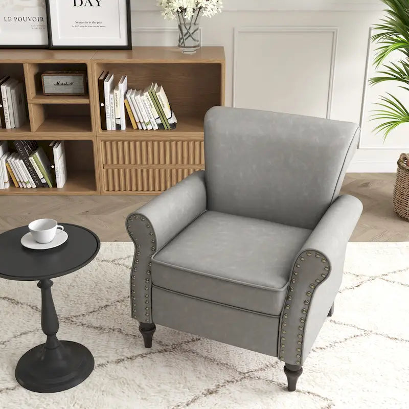 Fauteuil d'appoint en similicuir noir/marron/gris avec accoudoirs roulés, garniture cloutée et pieds en bois – 1 place