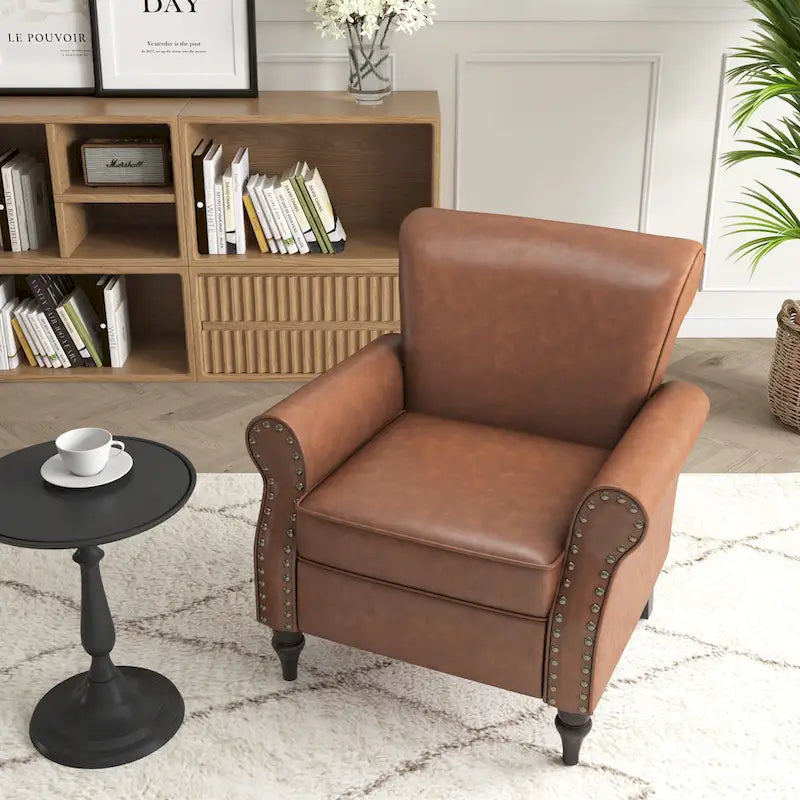 Fauteuil d'appoint en similicuir noir/marron/gris avec accoudoirs roulés, garniture cloutée et pieds en bois – 1 place