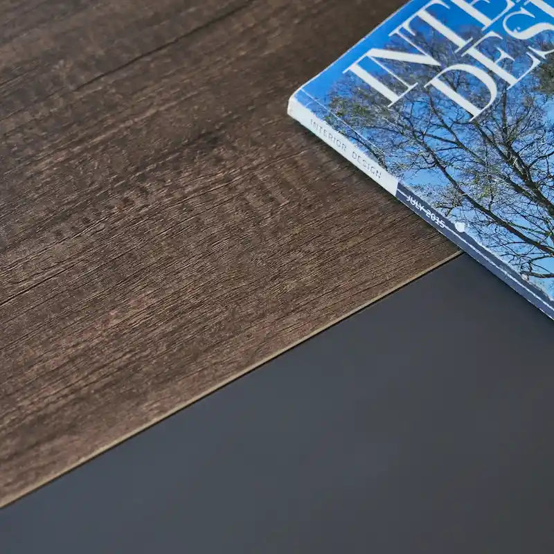 Table à manger marron extensible à abattants avec tiroir de rangement, placard et roulettes – Pour 2 à 4 personnes