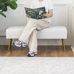 Banc en velours rayé gris foncé et crème avec pieds dorés – Style glamour, 2 places